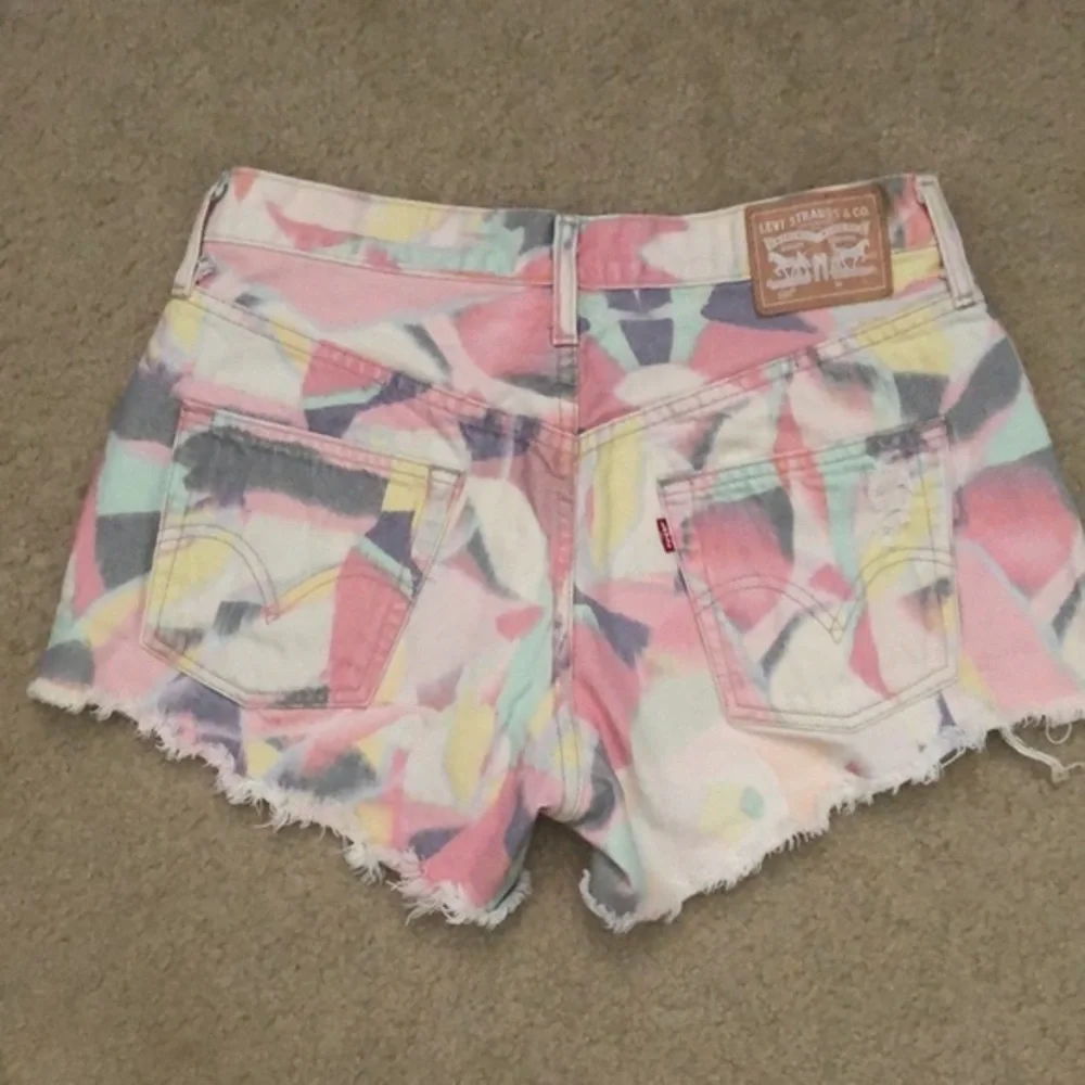 Levi's 501 Rare Button Fly Distressed Cut-Off Raw Hem Grunge Tie Dye Shorts - Picture 3 of 16